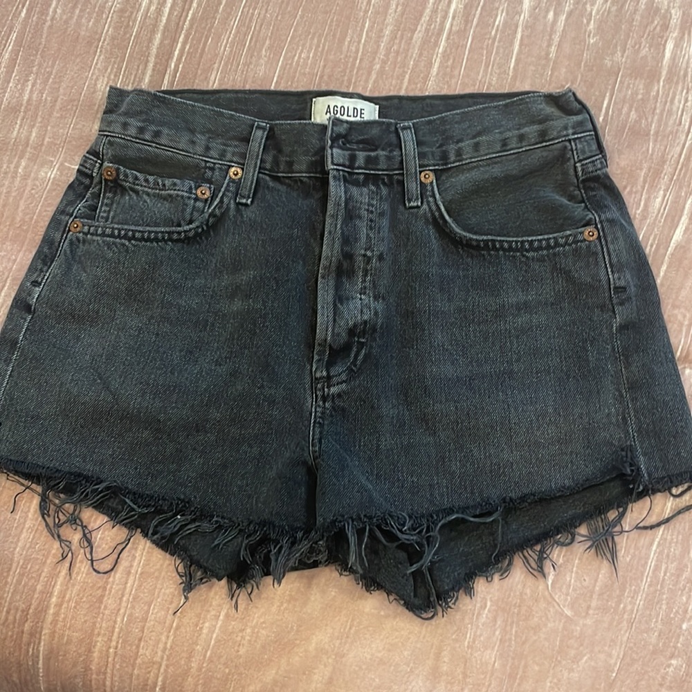 AGOLDE Parker short in black denim. Size 25
